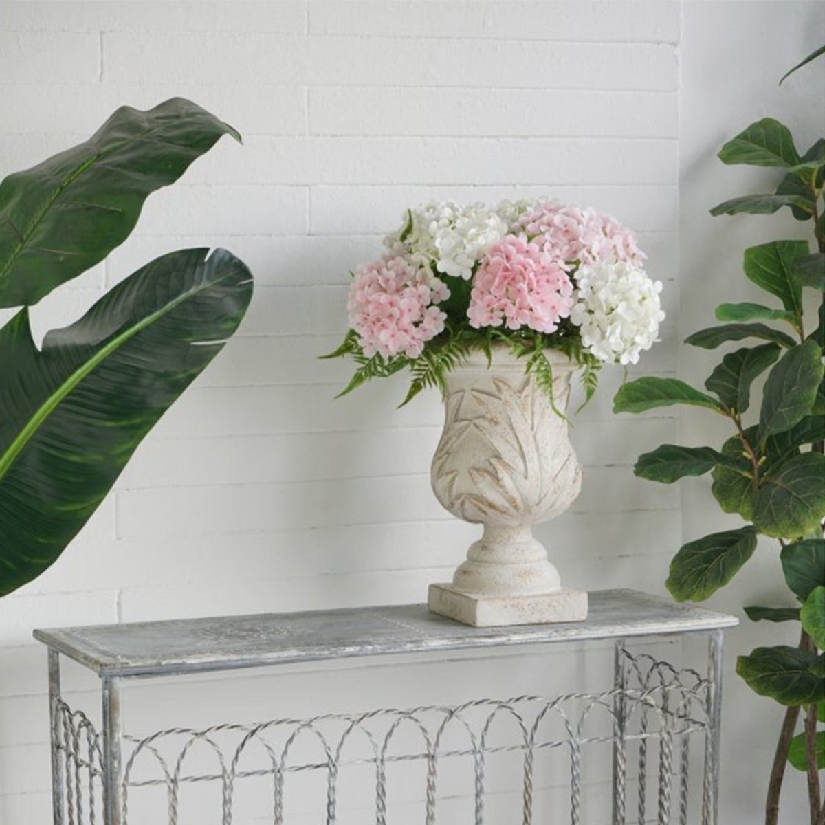 Neo Classical Planter - Daamaira Home and Living Ltd