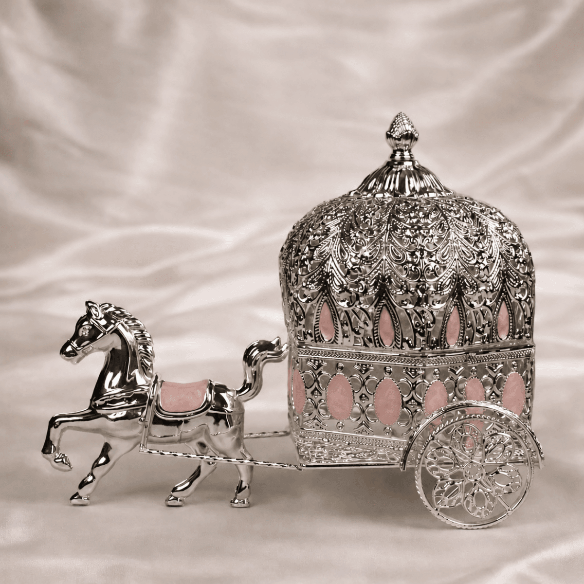 Royal Dome Horse Cart Gift Decor - Daamaira Home and Living Ltd